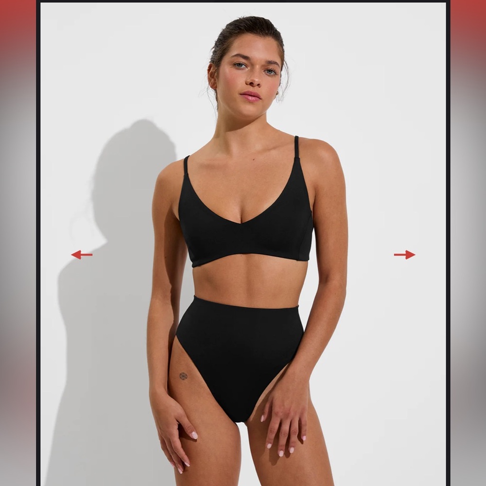 *NWT* Left On Friday The Sunday Bikini Top in Jet (Black) size Medium